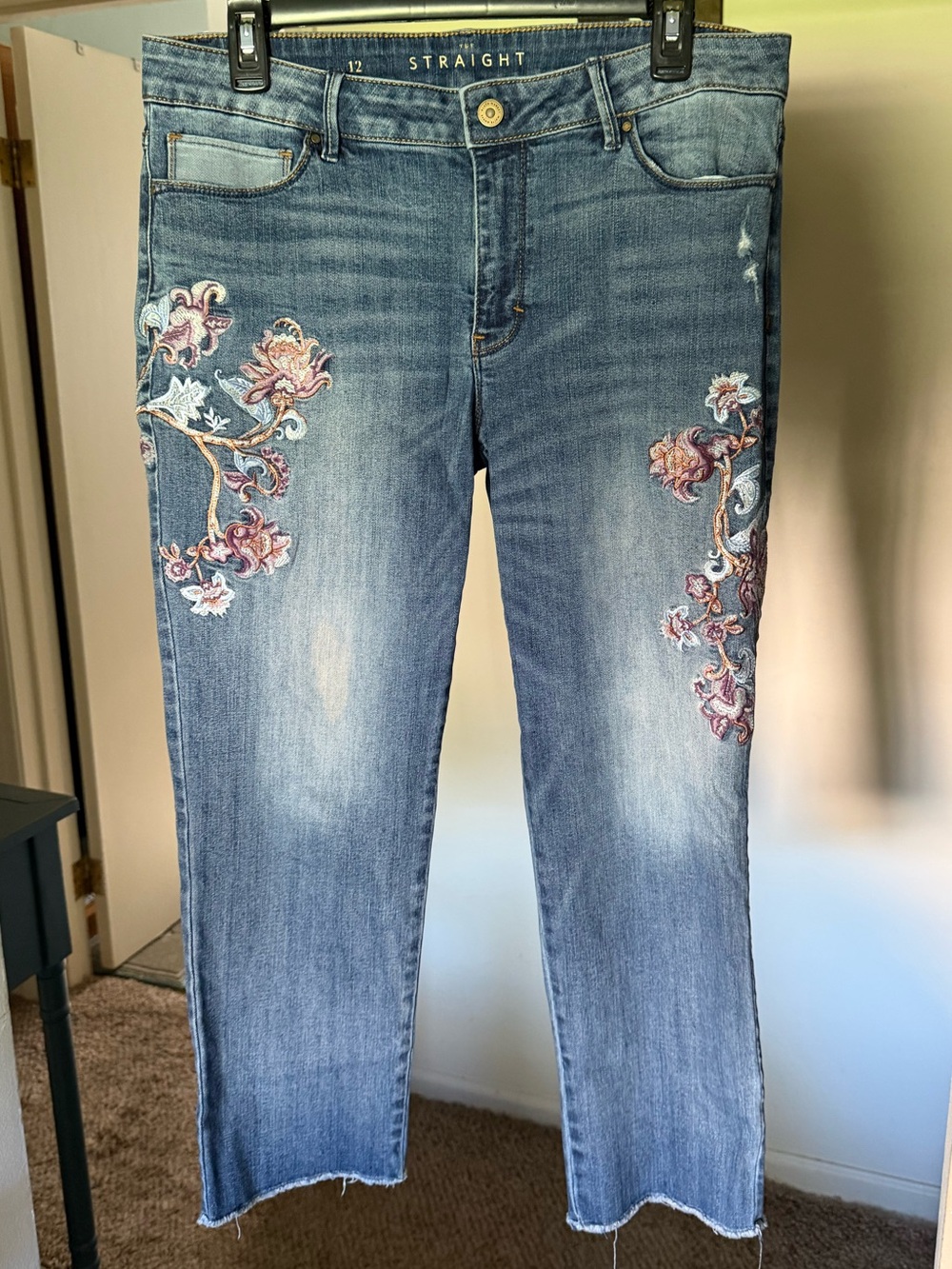 White House Black Market Cropped Jeans with Pink Embroidery 12 - Picture 2 of 9
